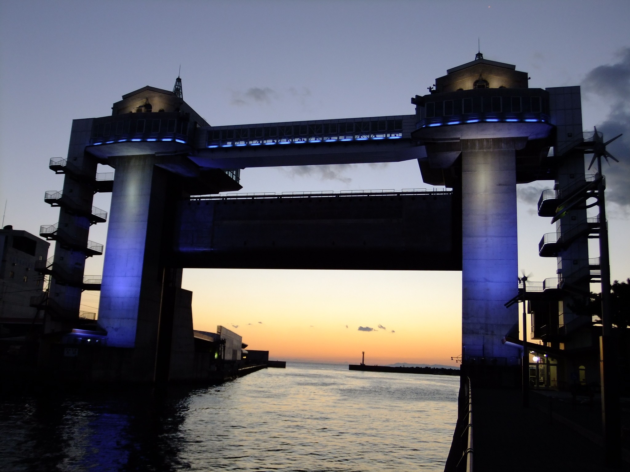 大型展望水門びゅうお