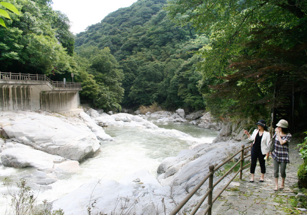 雄淵・雌淵渓谷